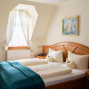Comfort Zimmer mit Kingsize-Bett